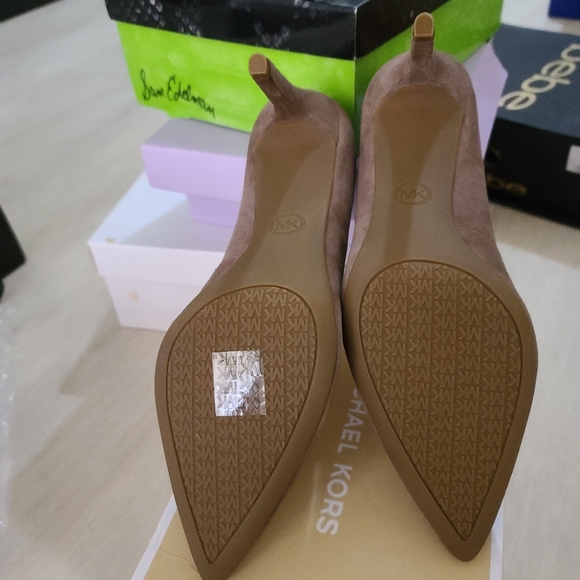 Micheal kors  color taupe - Picture 8 of 9